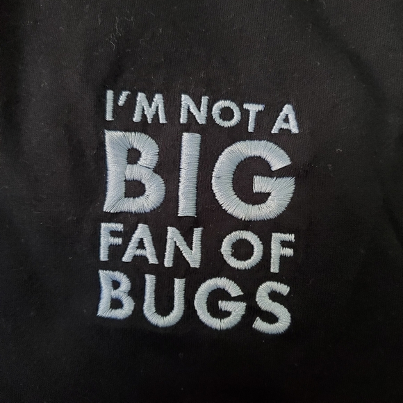 *CLOSET CLOSING 7/31* I'm Not A Big Fan Of Bugs Graphic T-Shirt Size Small - Picture 3 of 3